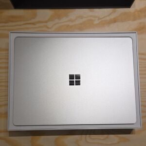 *MINT CONDITION* Microsoft Surface Laptop Go (1st Gen) - Gray | Touchscreen